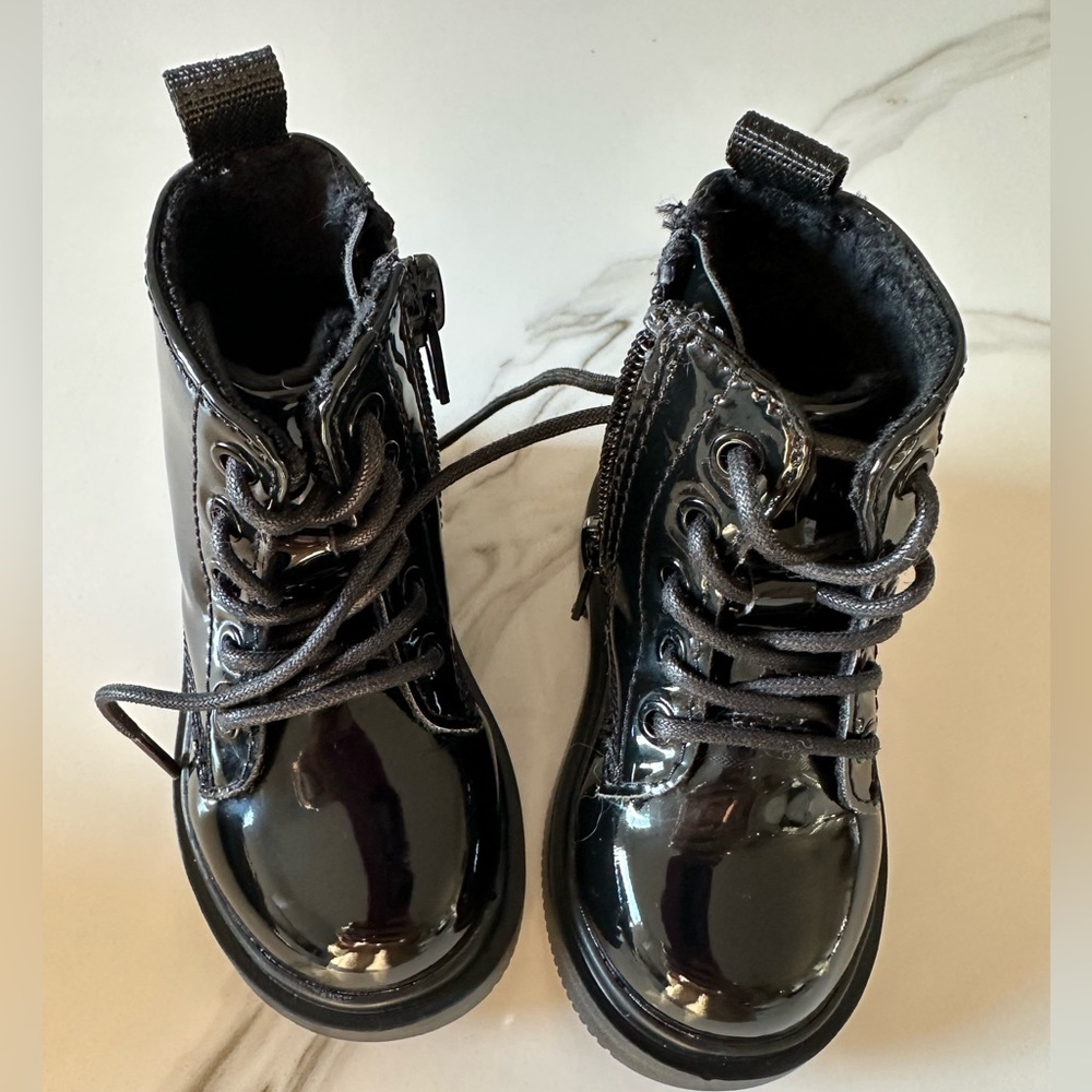 H&M toddler boots. Brand new. Never used.